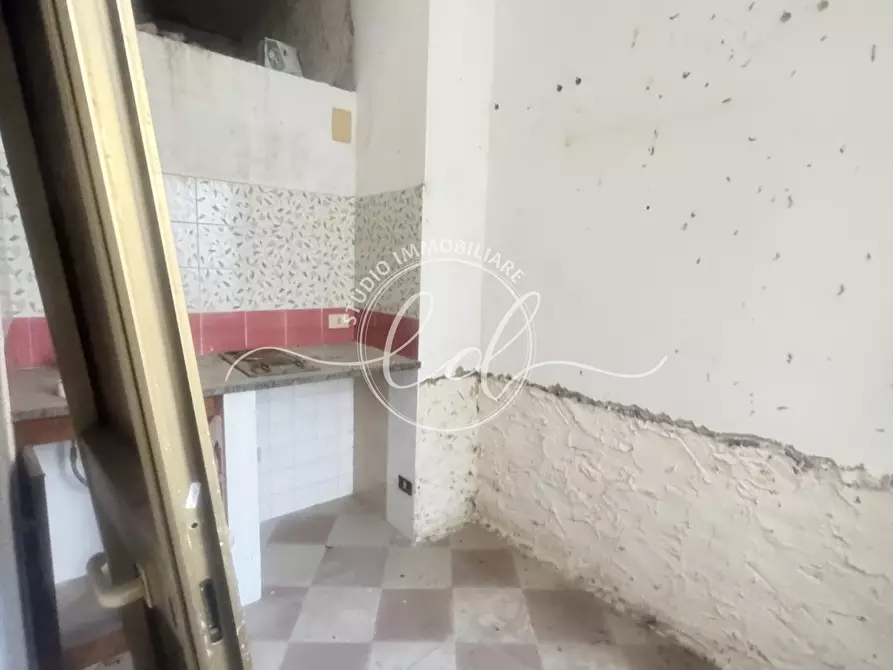 Immagine 23 di Attività artigianale in affitto  a Pietrasanta