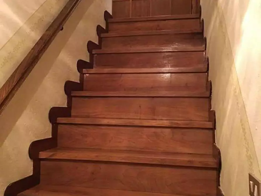 Immagine 10 di Porzione di casa in vendita  a Seravezza