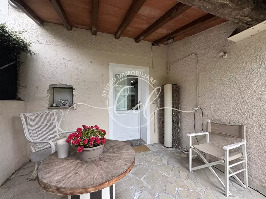 Immagine 89 di Terratetto in vendita  a Seravezza