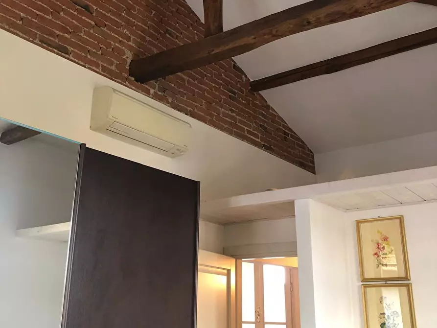 Immagine 27 di Trilocale in affitto  a Pietrasanta