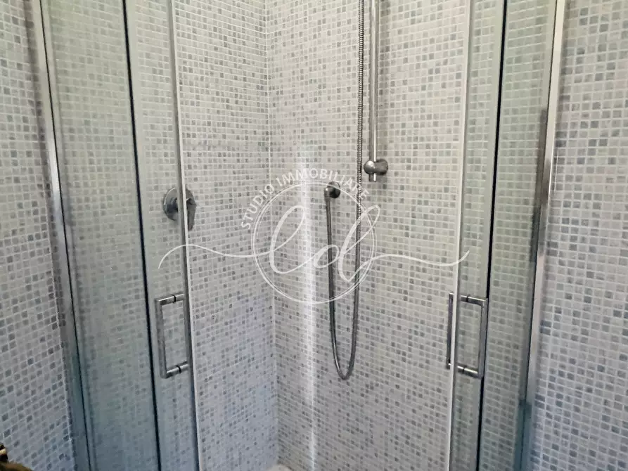 Immagine 13 di Casa indipendente in vendita  a Pietrasanta
