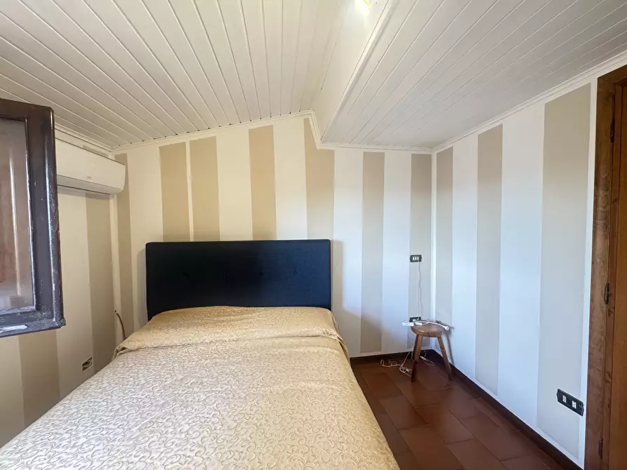 Immagine 34 di Mansarda in affitto  a Pietrasanta