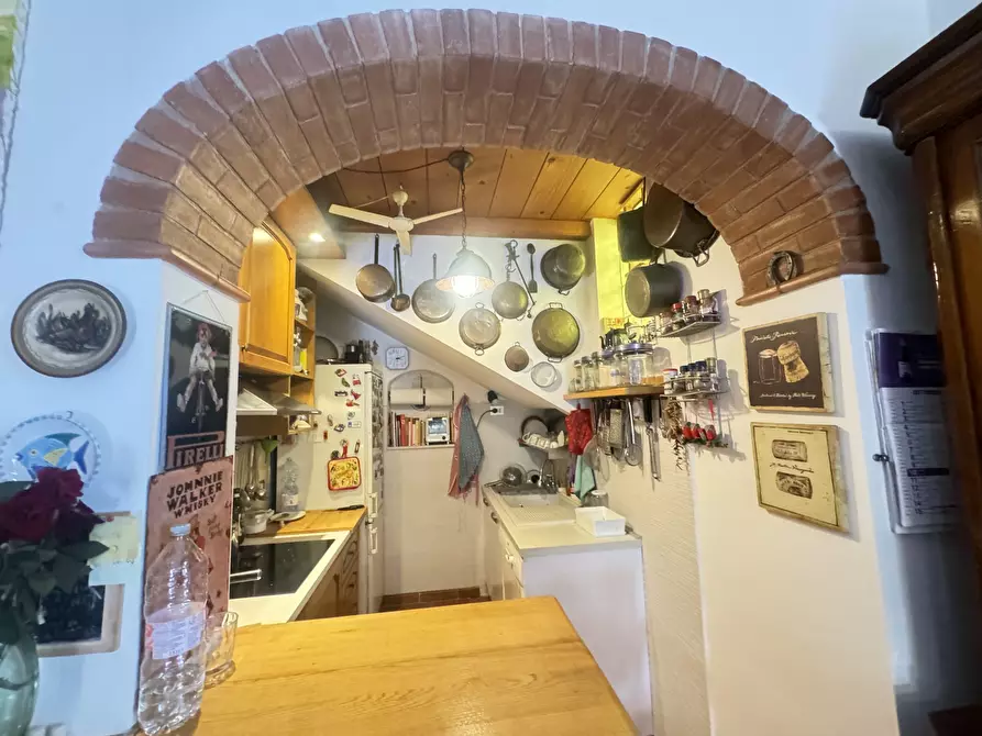 Immagine 15 di Porzione di casa in vendita  a Pietrasanta