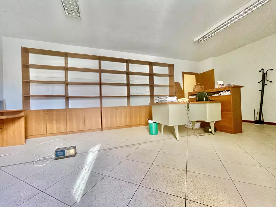 Immagine 3 di Bilocale in vendita  a Montignoso