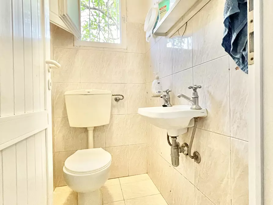 Immagine 17 di Porzione di casa in vendita  a Pietrasanta