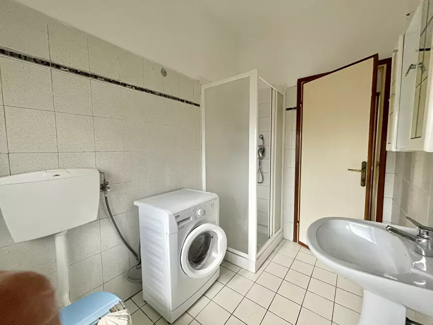 Immagine 15 di Quadrilocale in affitto  a Pietrasanta