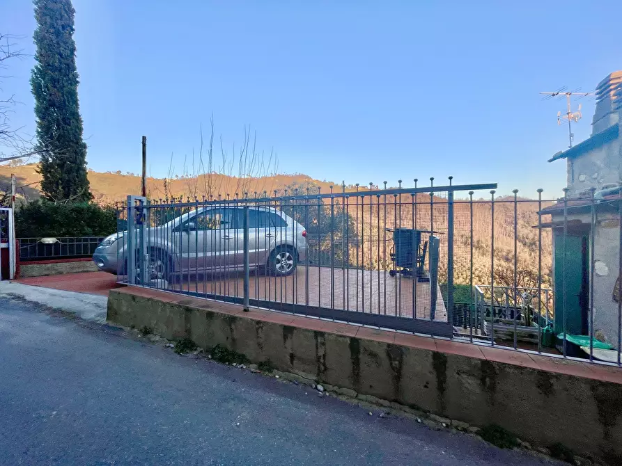Immagine 88 di Porzione di casa in vendita  a Massarosa