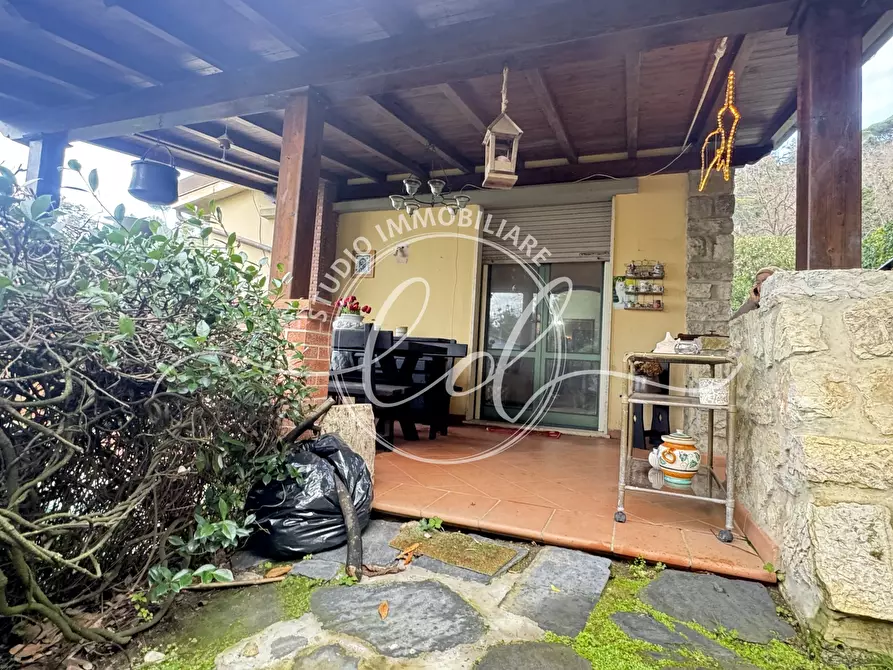 Immagine 13 di Casa indipendente in vendita  a Massarosa