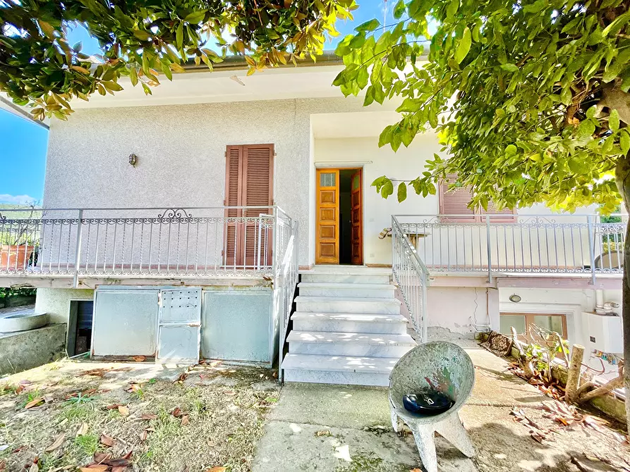 Immagine 14 di Villa in vendita  a Pietrasanta