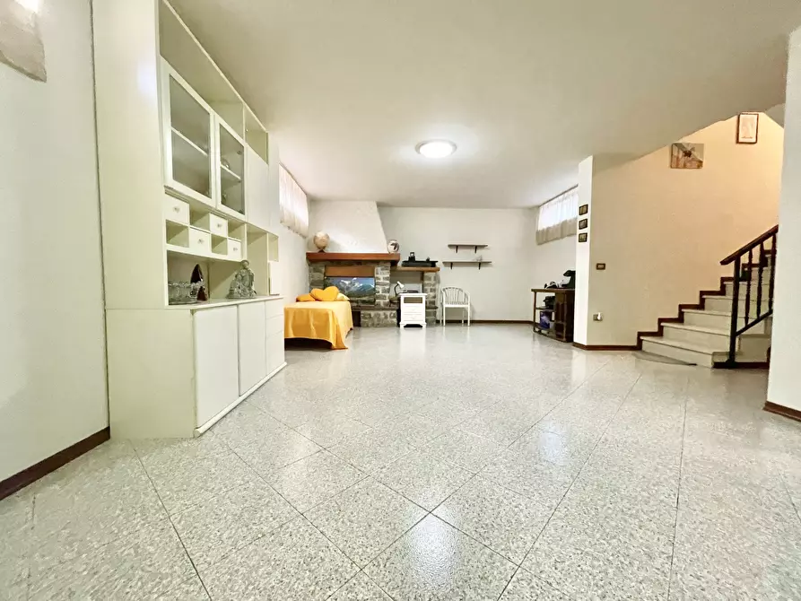 Immagine 36 di Villetta a schiera in vendita  a Camaiore