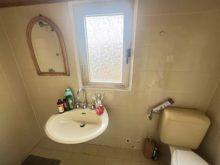 Immagine 27 di Quadrilocale in vendita  a Massa