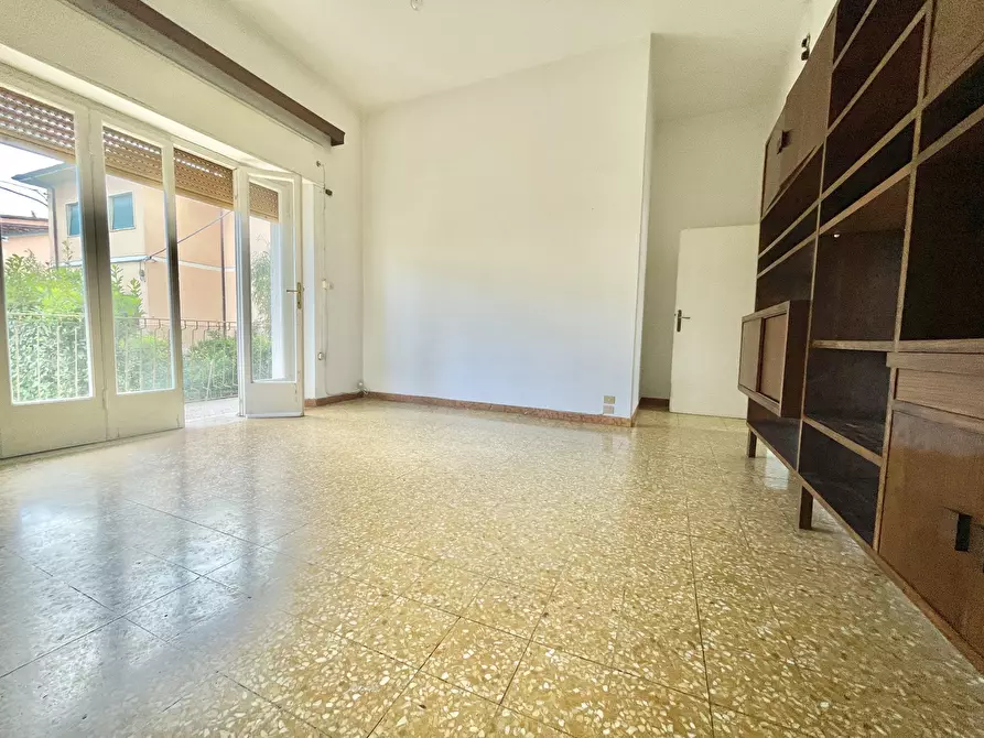 Immagine 9 di Quadrilocale in vendita  a Pietrasanta