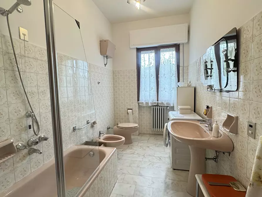 Immagine 43 di Quadrilocale in affitto  a Pietrasanta