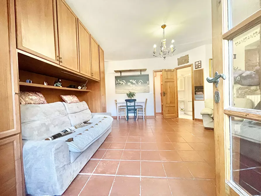 Immagine 57 di Porzione di casa in vendita  a Massarosa