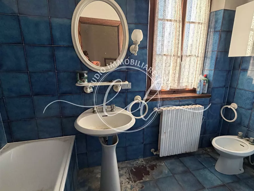 Immagine 50 di Porzione di casa in vendita  a Seravezza