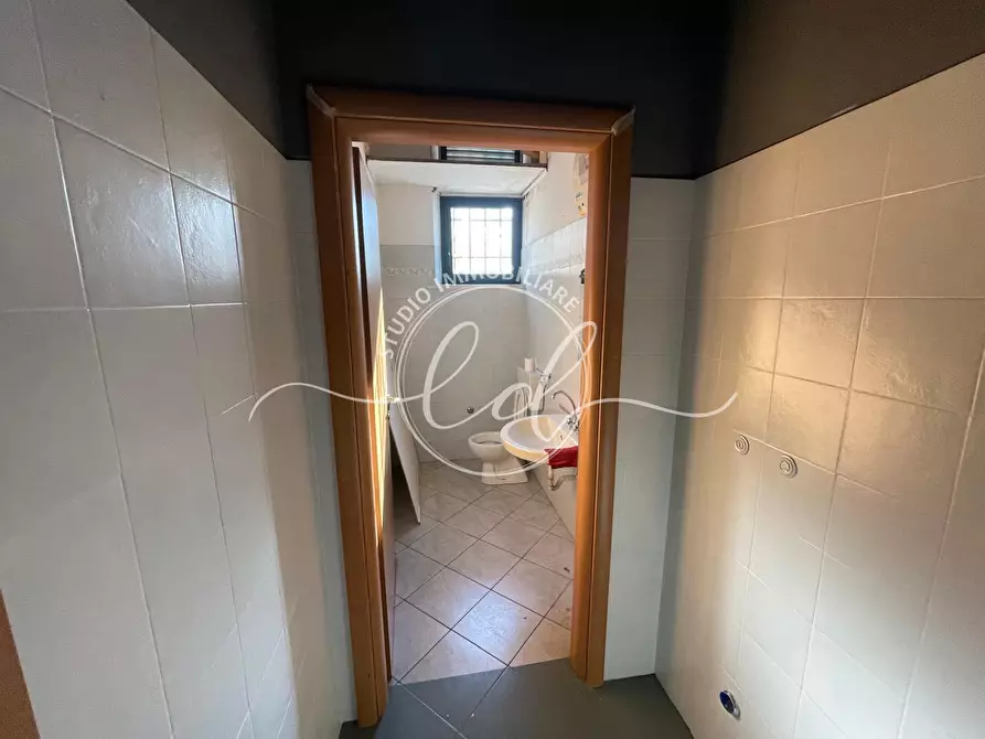 Immagine 5 di Capannone industriale in vendita  a Pietrasanta