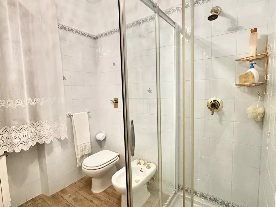 Immagine 23 di Villa in affitto  a Pietrasanta