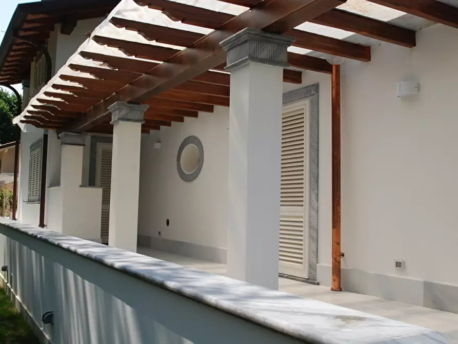 Immagine 113 di Villa in vendita  a Pietrasanta