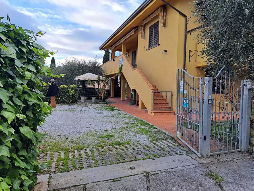 Immagine 3 di Casa indipendente in vendita  a Massarosa