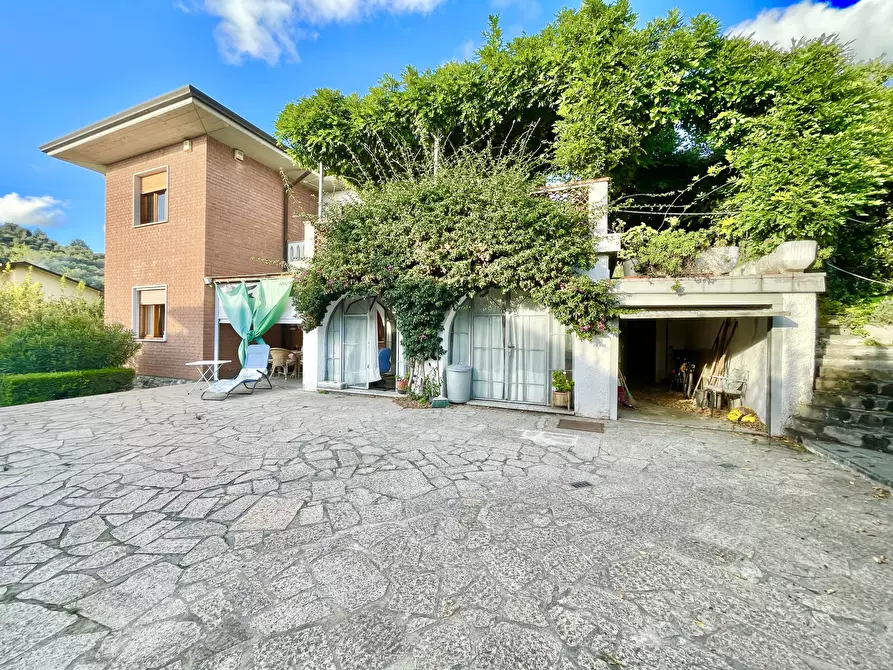 Immagine 14 di Casa indipendente in vendita  a Seravezza