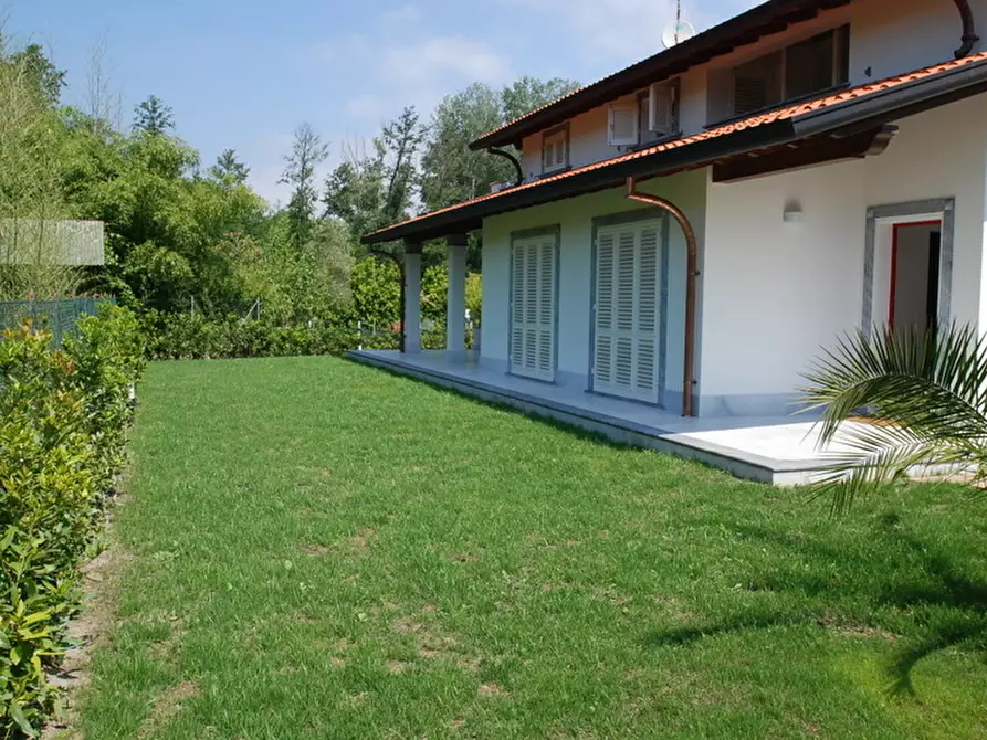 Immagine 108 di Villa in vendita  a Pietrasanta