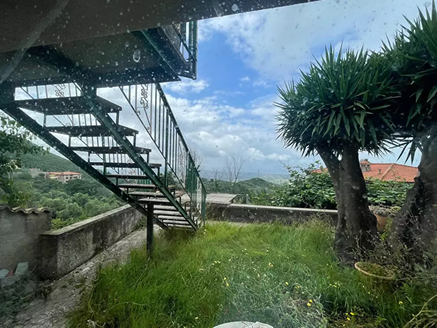 Immagine 57 di Porzione di casa in vendita  a Pietrasanta