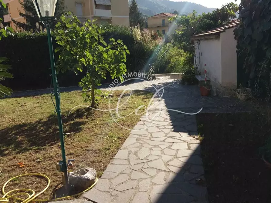 Immagine 5 di Porzione di casa in vendita  a Carrara