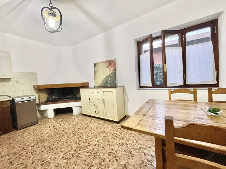 Immagine 8 di Trilocale in affitto  a Pietrasanta