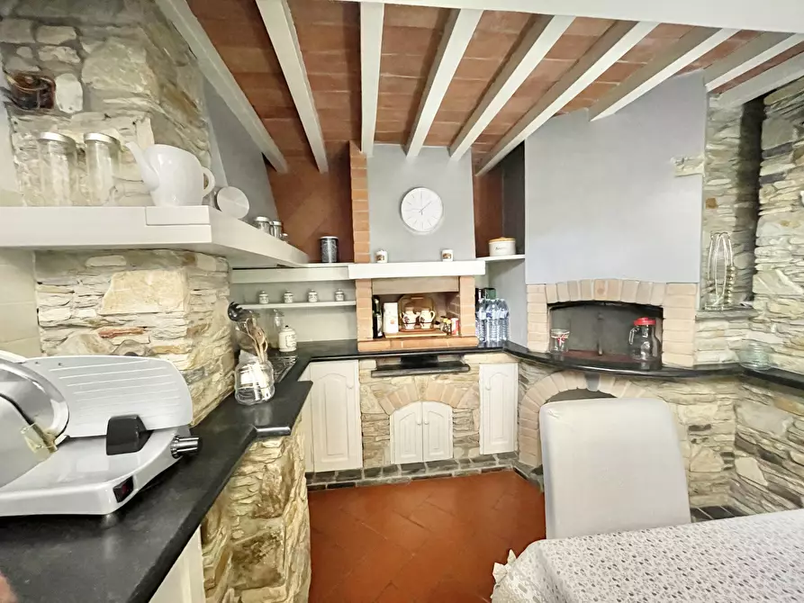 Immagine 14 di Porzione di casa in affitto  a Pietrasanta