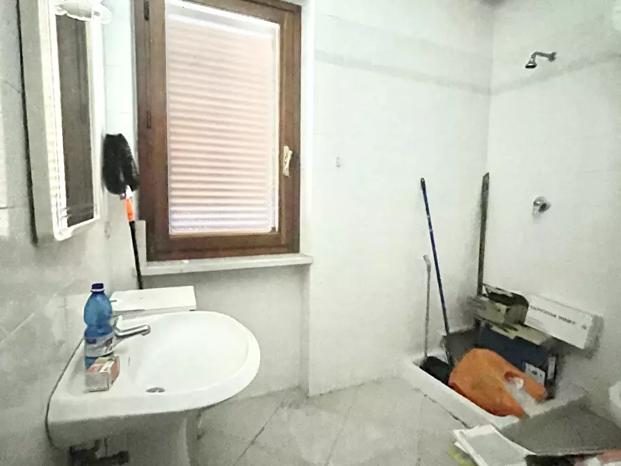 Immagine 18 di Bilocale in vendita  a Montignoso