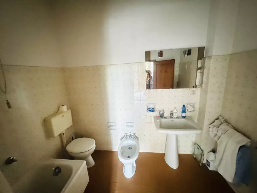 Immagine 16 di Porzione di casa in vendita  a Seravezza