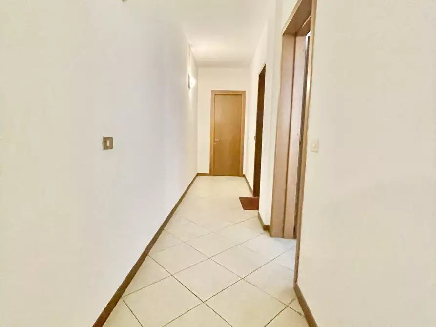 Immagine 22 di Bilocale in vendita  a Montignoso