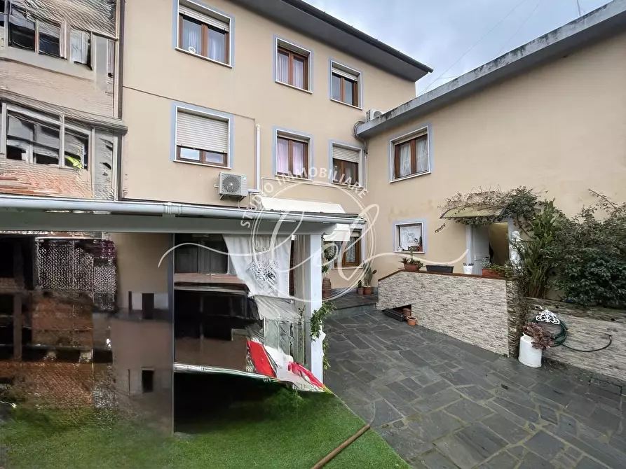 Immagine 41 di Terratetto in vendita  a Camaiore