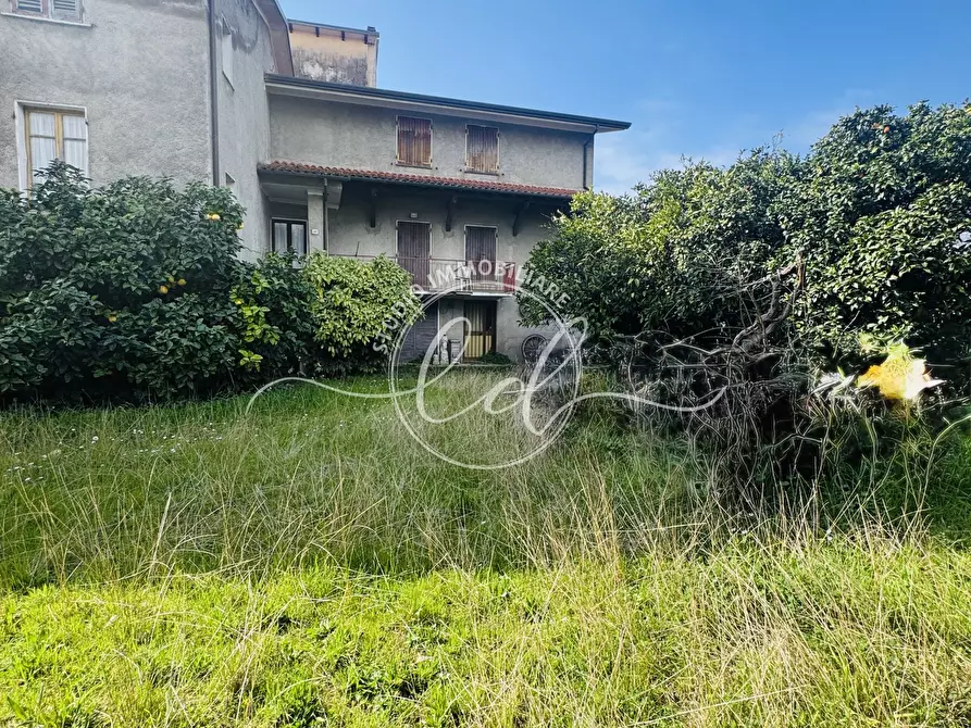 Immagine 33 di Porzione di casa in vendita  a Seravezza