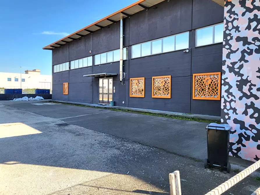 Immagine 4 di Attività artigianale in vendita  in Via ASI a Frosinone