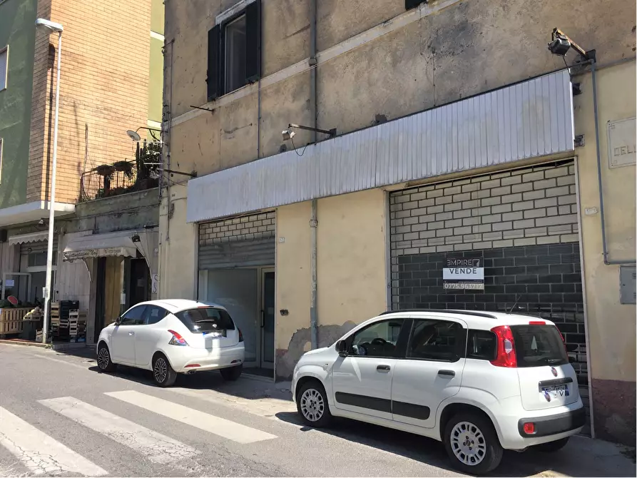 Immagine 11 di Locale commerciale in vendita  in Via della Peschiera a Anagni