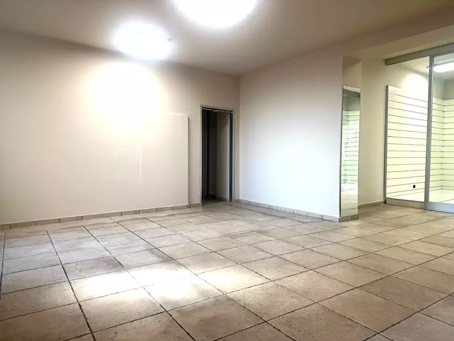 Immagine 5 di Locale commerciale in affitto  in Via Vittorio Emanuele a Anagni