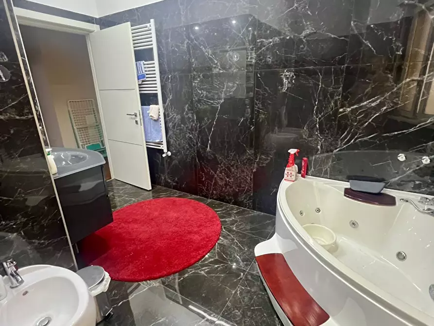 Immagine 22 di Quadrilocale in vendita  in Corso Umberto I 233 a Montesilvano