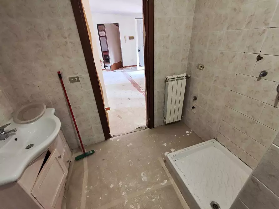 Immagine 19 di Trilocale in vendita  in via giuseppe garibaldi 25 a Guidonia Montecelio