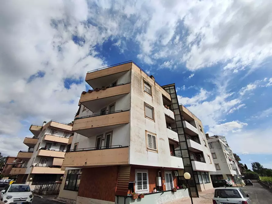 Immagine 2 di Trilocale in vendita  in Via Ottaviano a Guidonia Montecelio