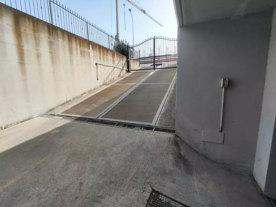 Immagine 2 di Garage in vendita  in Via Delle Gardenie 7 a Tivoli