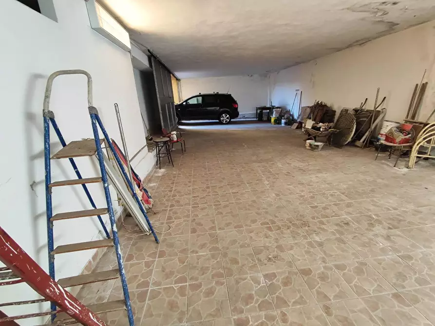 Immagine 10 di Garage in vendita  in Via Nazario Sauro 39 a Guidonia Montecelio