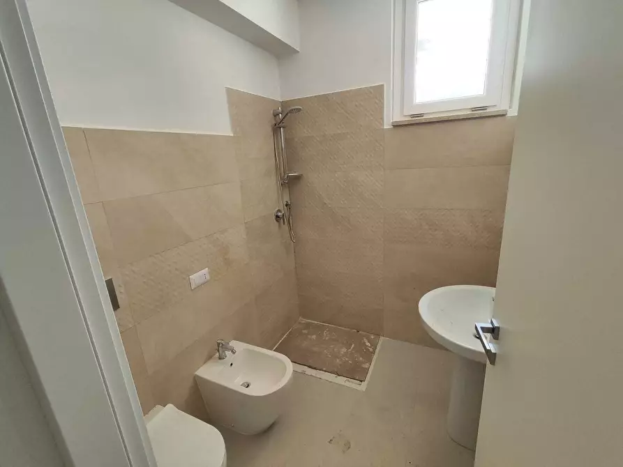 Immagine 15 di Villa in vendita  in Via Colleferro 64 a Guidonia Montecelio