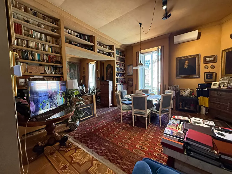 Immagine 16 di Pentalocale in vendita  in Via Salaria 126 a Roma