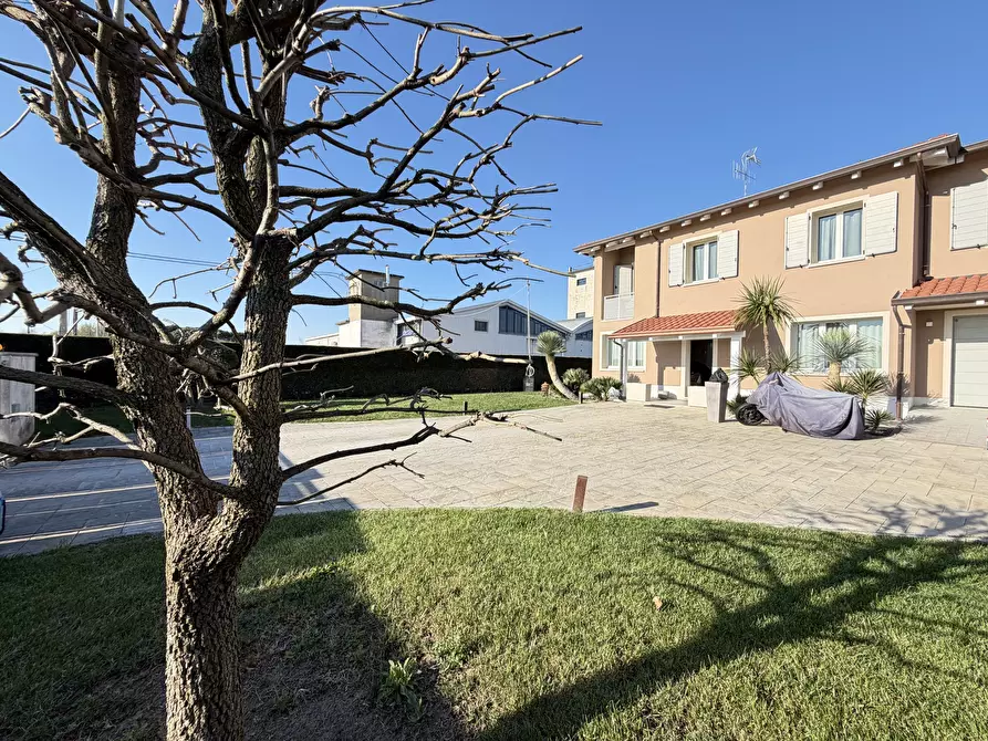 Immagine 5 di Casa bifamiliare in vendita  in Via Capannaguzzo 3721 a Cesena