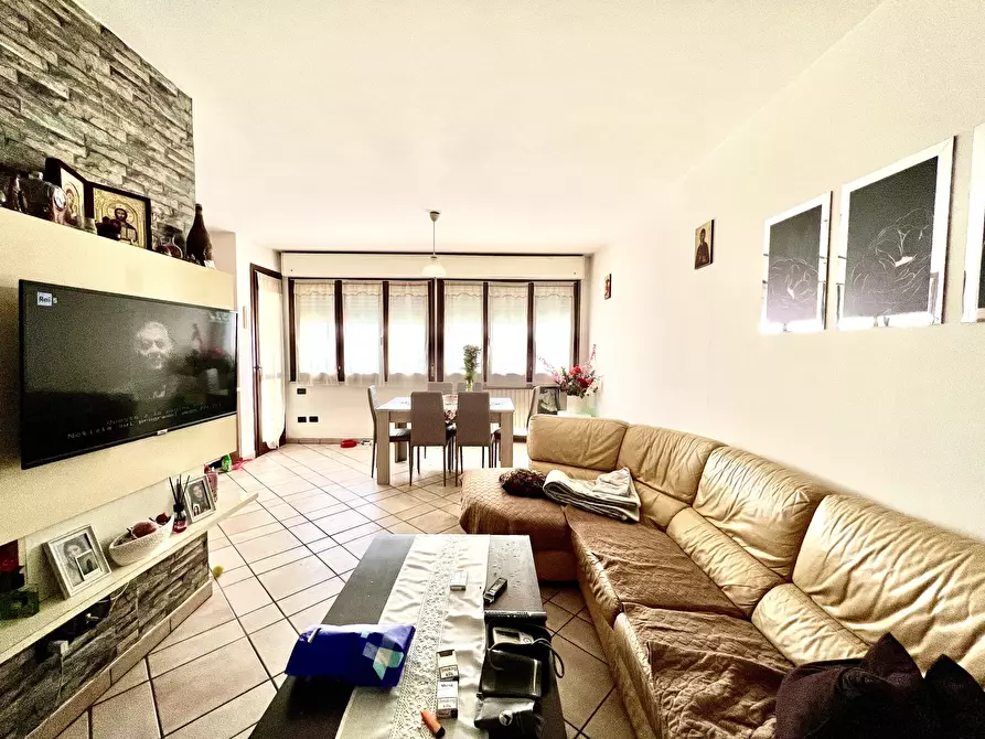 Immagine 2 di Trilocale in vendita  in Viale Guglielmo Marconi 163 a Roncofreddo