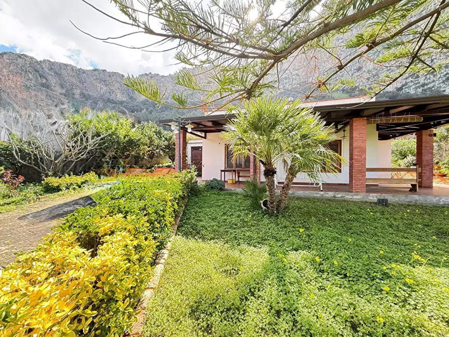 Immagine 16 di Casa indipendente in vendita  a Carini