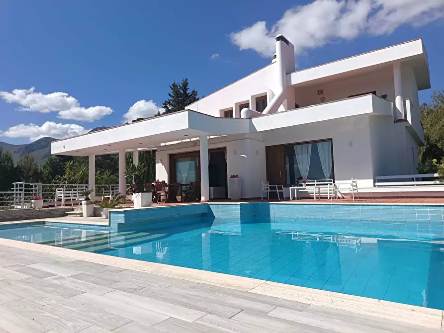 Immagine 67 di Villa in vendita  a Altavilla Milicia