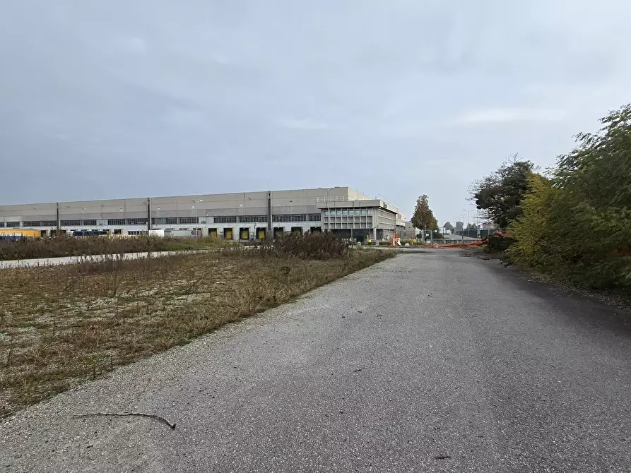 Immagine 8 di Terreno industriale in vendita  in SP234 8 a Ospedaletto Lodigiano