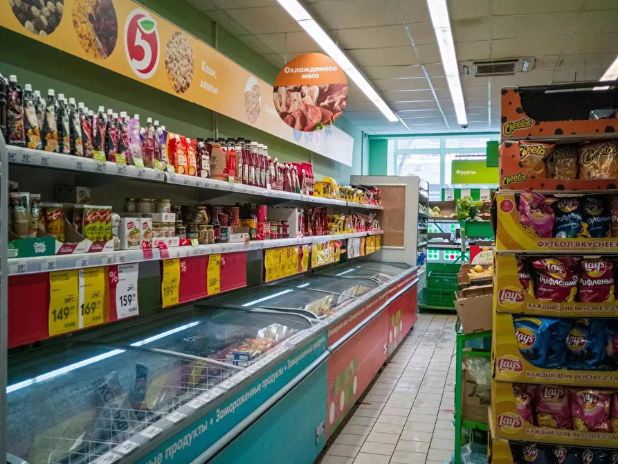 Immagine 4 di Attività commerciale in vendita  in Via Giacomo Puccini a Lodi